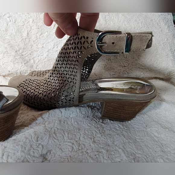 Carlos by Carlos Santana Women's Deandra Heeled color Lt Doe size 9.5 - Picture 8 of 11